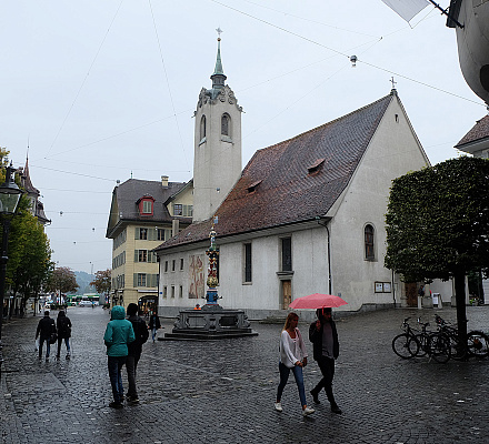 La suoneria suona da una cappella a Lucerna, Svizzera