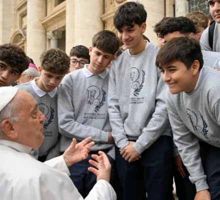 El Papa Francisco pide a los jóvenes que protejan su autenticidad y dignidad en el trabajo