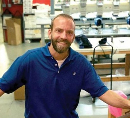 Il proprietario di una piccola impresa statunitense difende di non stampare magliette gay