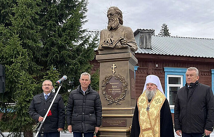 Глава Красноярской митрополии освятил памятник святителю Луке (Войно-Ясенецкому) в поселке Большая Мурта