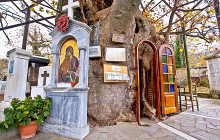 Chiesa della Natività della Vergine Panagia Plataniotissa vicino a Kalavrita