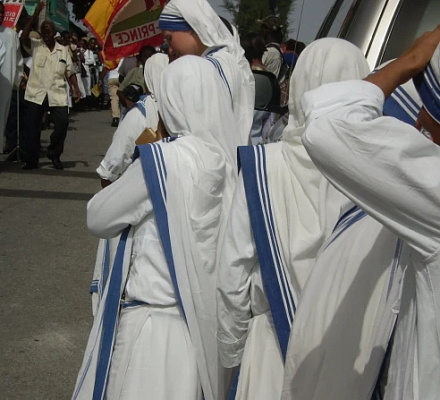 Incendio de un convento fundado por la Madre Teresa en una continua escalada de violencia en Haití