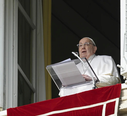 Love and light: Pope Francis reflects on Christ’s presentation