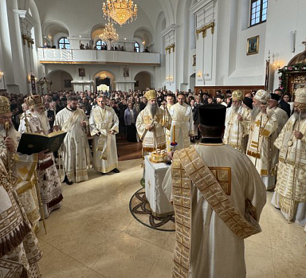 Патриарх Порфирий освятил отреставрированный собор Святого Димитрия в Далье