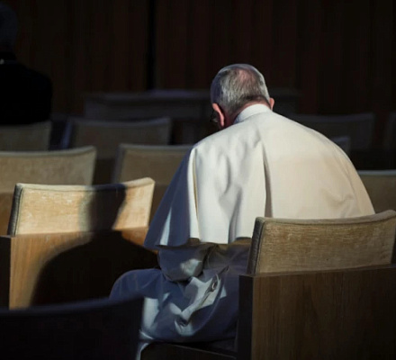 Vatican to hold Lent retreat in ‘spiritual communion’ with sick Pope Francis