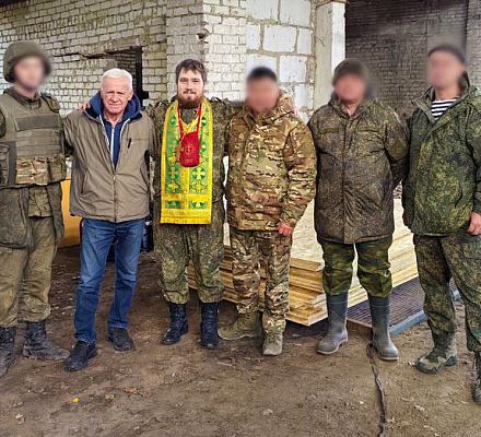 Военный священник Брянской епархии оказал помощь в восстановлении разрушенных позиций