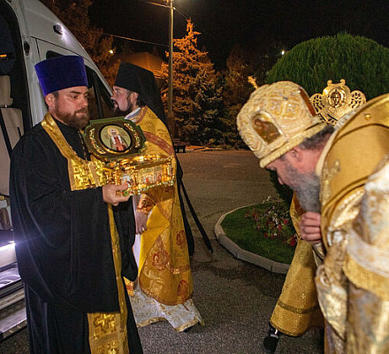 Состоялось принесение ковчега с мощами святителя Тихона в Элистинскую епархию