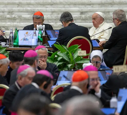 На Синоде по вопросам синодальности Папа говорит, что Церкви нужны новые способы, чтобы епископы были "синодальными