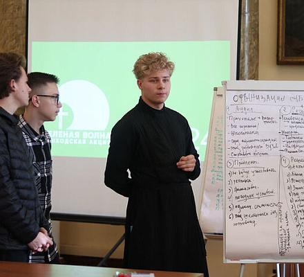 Студенты Калужской духовной семинарии приняли участие в программе «Зеленая волна»