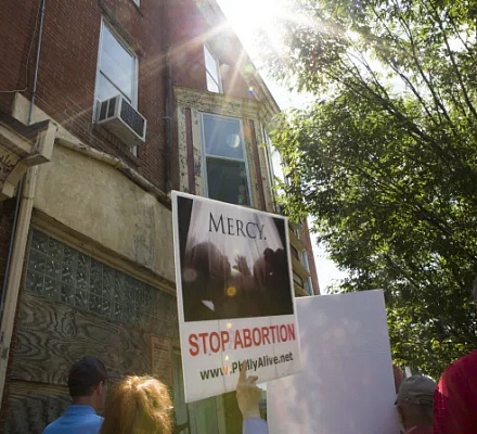 Post-debate explainer: The truth about late-term abortions in the United States