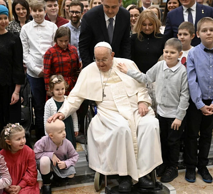 Pope Francis tells pediatric cancer patients they are ‘witnesses of hope’