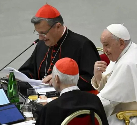 Выездное заседание Синода по вопросам синодальности направлено на "обновленную" Пятидесятницу через Марию и розарий