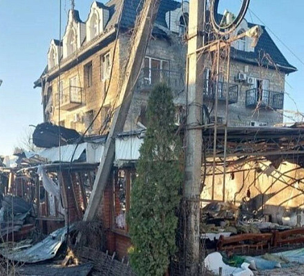 Епископ Скадовский Филарет навестил в больнице пострадавших от атаки в селе Хорлы Херсонской области