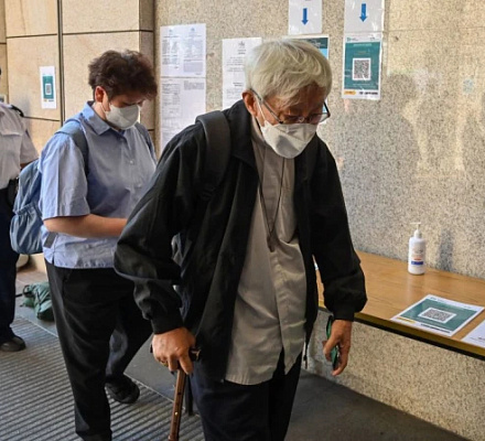 Se intensifica la persecución de 10 obispos católicos en China tras el acuerdo entre el Vaticano y China, según un informe