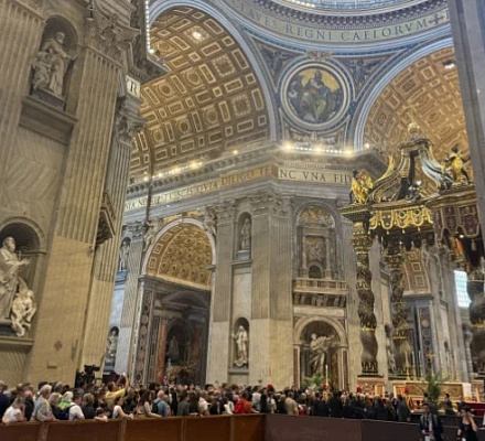 Grief, sorrow in endless lines to bid farewell to Pope Francis