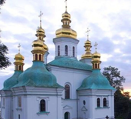 В Киево-Печерской лавре сотрудники государственного заповедника захватили храм Рождества Богородицы
