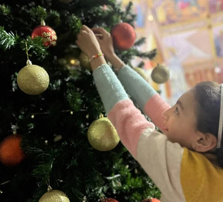 FOTOS: La parroquia católica de Gaza se prepara para su segunda Navidad bajo la guerra