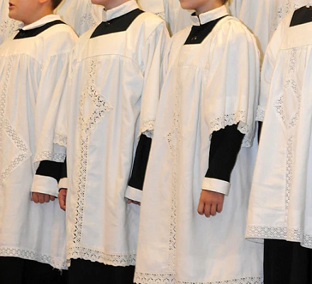 La diócesis prohíbe 'All Are Welcome' y otros himnos en las misas católicas