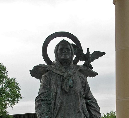 Памятник блаженной Матроне Московской в селе Себино (Тульская область)