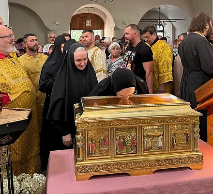 15 августа в Алексеевский монастырь привезут самую большую в России частицу мощей Святителя Николая