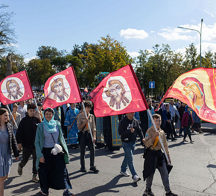 В Костроме прошел Крестный ход в честь Феодоровской иконы Божией Матери