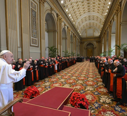 Análisis: Comprender la novedosa estructura de liderazgo del Vaticano: un pro-prefecto y una monja
