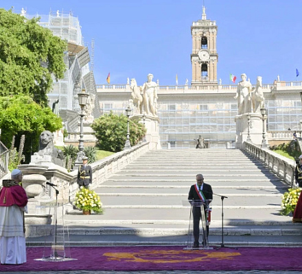 Leo XIV tells mayor of Rome: ‘Today I can say that through you and with you, I am Roman’  