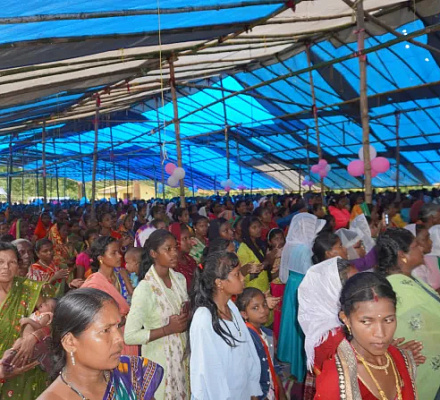 Thousands gather in jungle for celebration honoring Catholic priest killed in eastern India