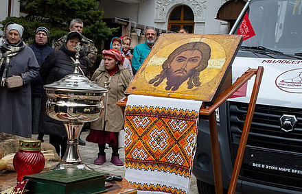Сестрам милосердия Анапы передан новый автобус
