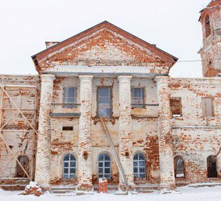 A Bashkortostan Yumatov, gli stessi residenti locali restaurano la storica Chiesa della Trasfigurazione