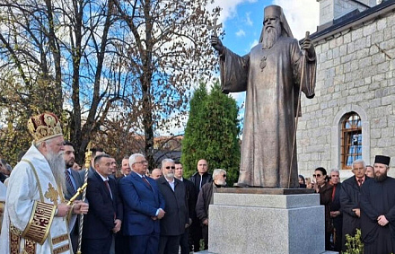 В Черногории открыт памятник митрополиту Амфилохию (Радовичу)