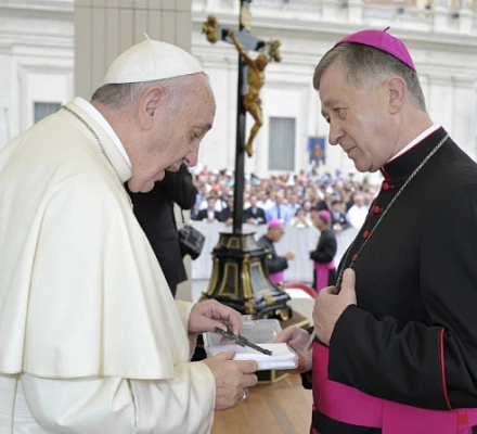 El Papa Francisco nombra 5 nuevos obispos auxiliares para la archidiócesis de Chicago