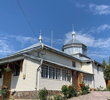 В Старых Бросковцах на Буковине сторонники «ПЦУ» захватили храм канонической Церкви