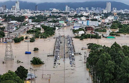 Таиландская епархия приняла участие в оказании помощи жертвам наводнения в Таиланде
