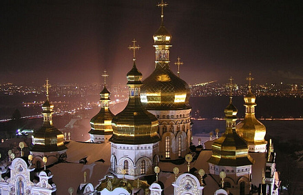 У насельников Киево-Печерской лавры отобраны последние два храма