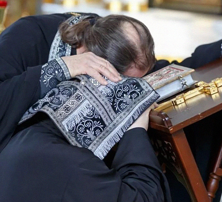 Любодеяние, прелюбодеяние и блуд: разбираемся, в чём разница