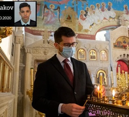 Il diplomatico israeliano ha acceso una candela per il riposo di un adolescente ucciso nelle ostilità