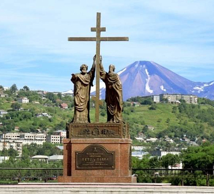 Spomenik apostolima Petru i Pavlu u Petropavlovsku Kamčatskom