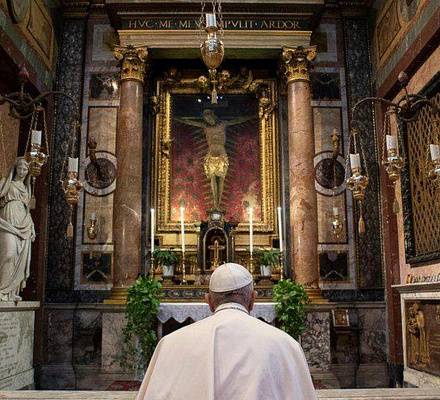 Papa Francesco ha celebrato le preghiere in due basiliche di Roma per liberare il mondo dal coronavirus