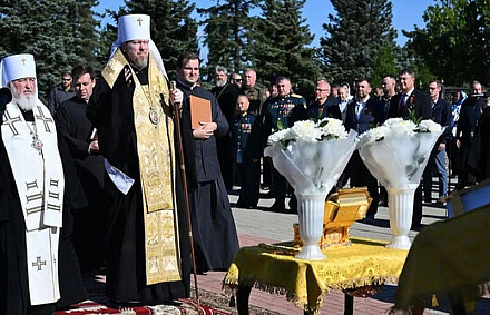 В мемориальном комплексе «Саур-Могила» в ДНР состоялась встреча ковчега с мощами благоверного великого князя Димитрия Донского