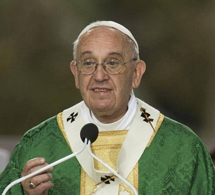 Papa Francesco: la sete di consumo è una malattia mentale