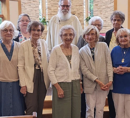 Viudas de oración: Cómo las mujeres que han perdido a sus maridos mantienen la fe