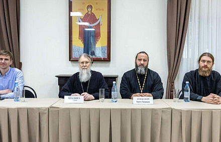 Директор Патриаршей гуманитарной миссии посетил Покровскую епархию