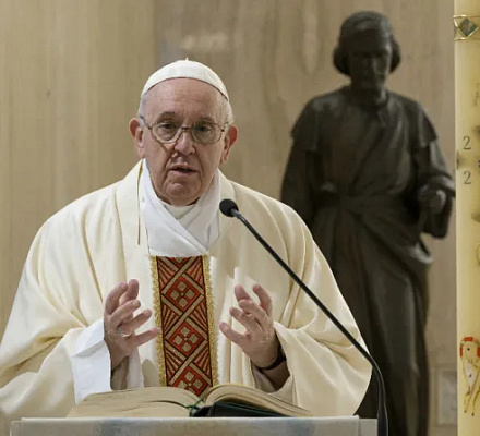 Папа Франциск просит кардиналов добиться "нулевого дефицита" в Католической церкви