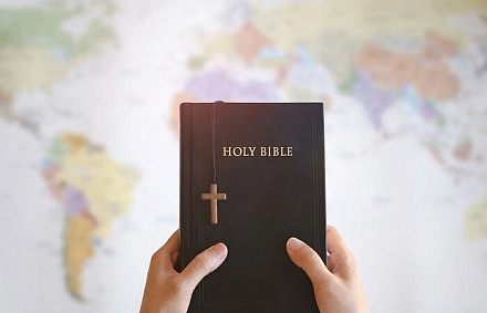 Продажи Библии в США и Великобритании удвоились с 2019 года
