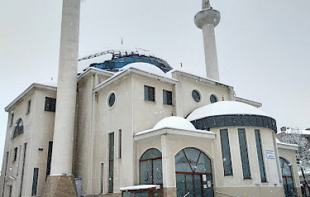 Mezquita Kurucheshme de Yenidzhe mahalla