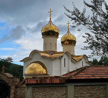 Митрополит Черногорско-Приморский Иоанникий освятил новый храм блж. Матроны Московской