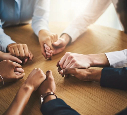 La Renovación Carismática en España acepta las orientaciones de los obispos sobre la "sanación intergeneracional