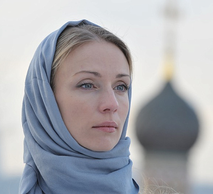 Зачем женщине покрывать голову в храме