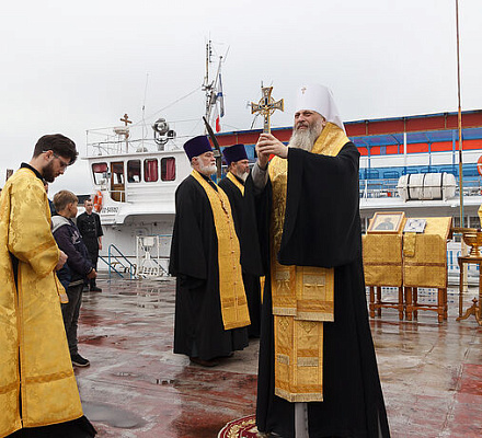 Корабль-церковь «Святой апостол Андрей Первозванный» отправился в очередной миссионерский рейс вверх по Оби
